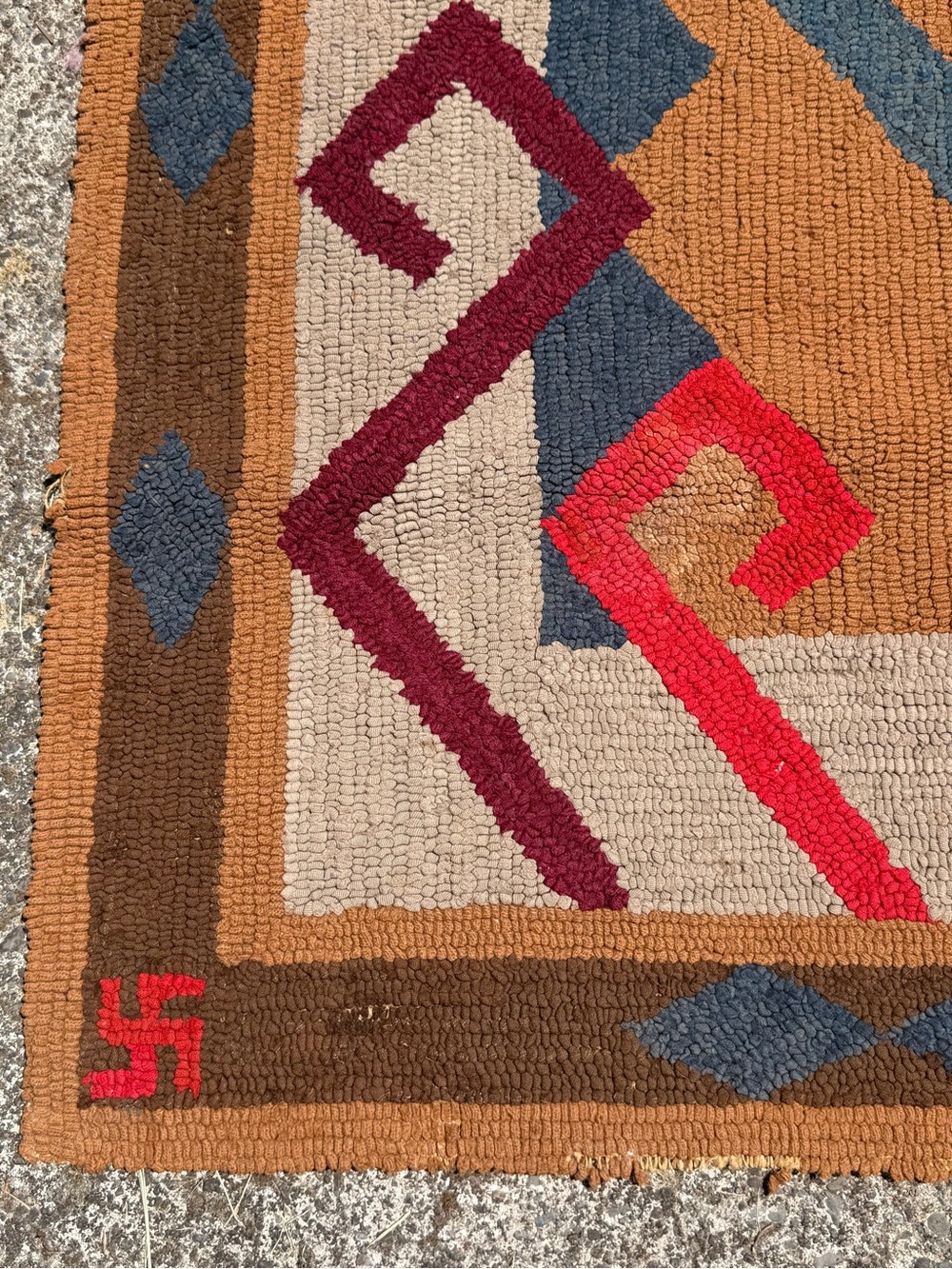 Vintage Navajo Rug - Picture 2 of 11
